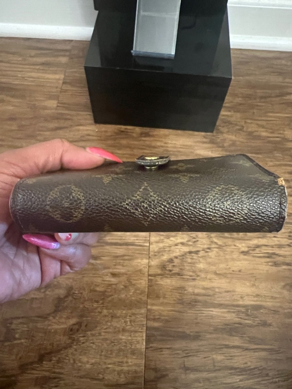 Louis Vuitton Monogram Canvas Wallet with Kisslock - Picture 14 of 14